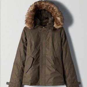 Short, goose-down parka Tna
Summit Short Parka